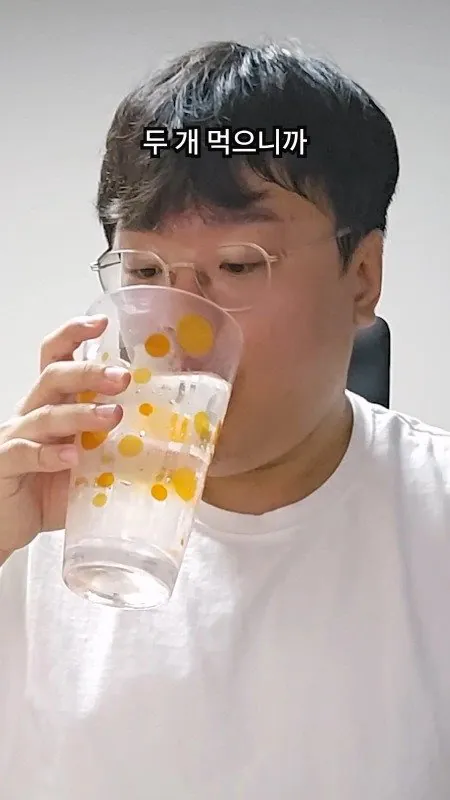 15.jpg 신작 짜장라면 리뷰하는 롤 전프로게이머