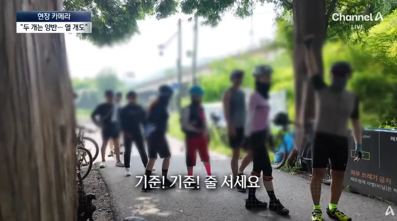 공짜 생수에 사라진 양심…“10병씩 가져가요” (28).png 공짜생수에 양심팔아먹은 사람들 10병씩 가져간다..