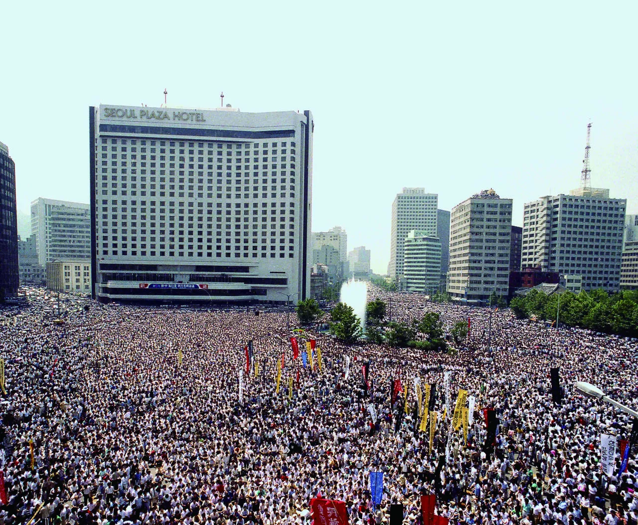 6월 항쟁.jpg 사조직 하나회 멤버이면서 강직한 군인이기도 했던 남자