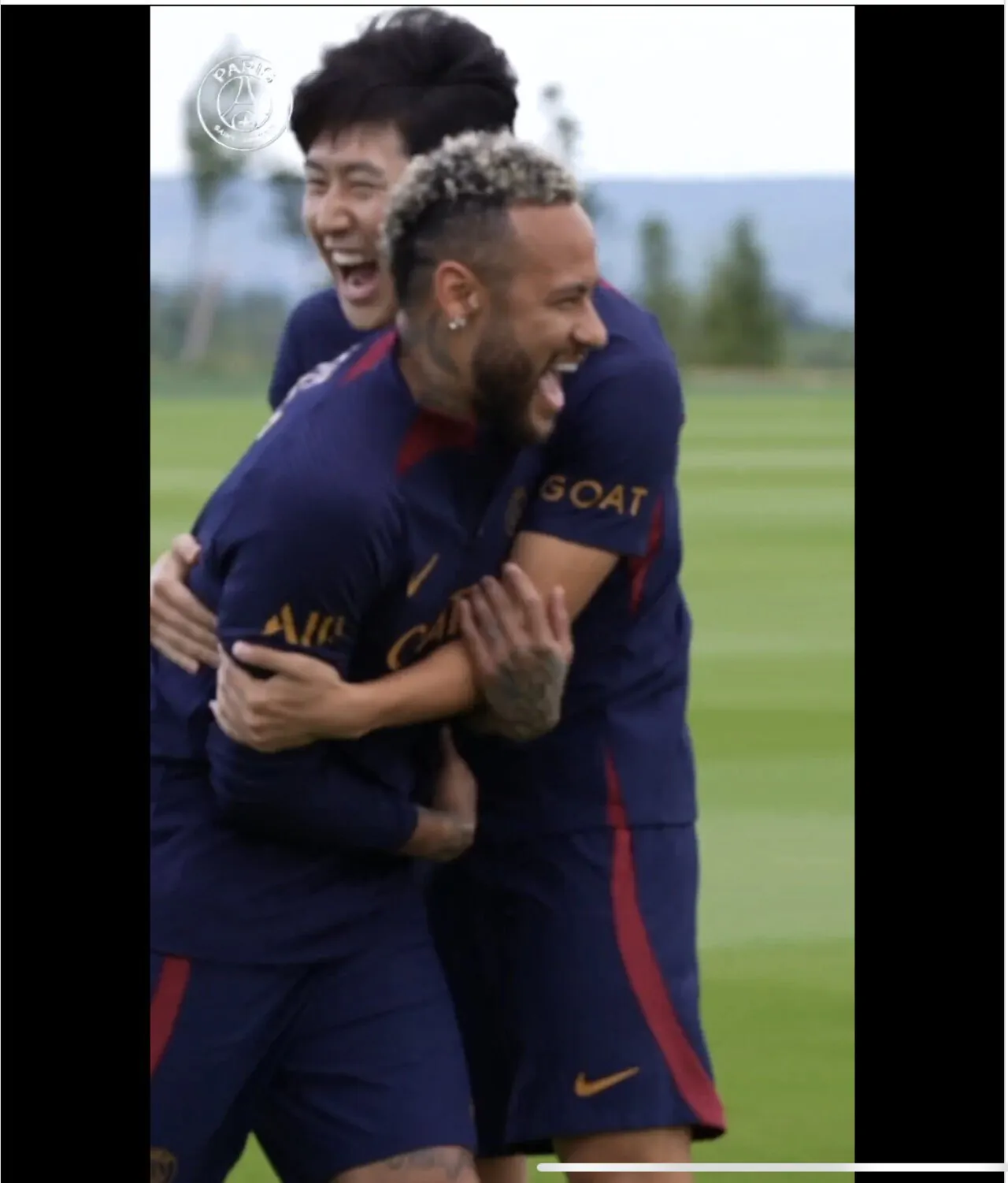 IMG_0143.jpeg 이강인 네이마르 애착인형 시절ㅋㅋㅋ.gif