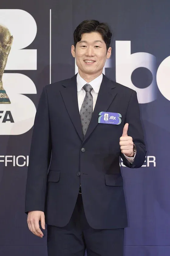 [단독] 박지성, '유퀴즈' 5년만 재출격..유재석과 재회