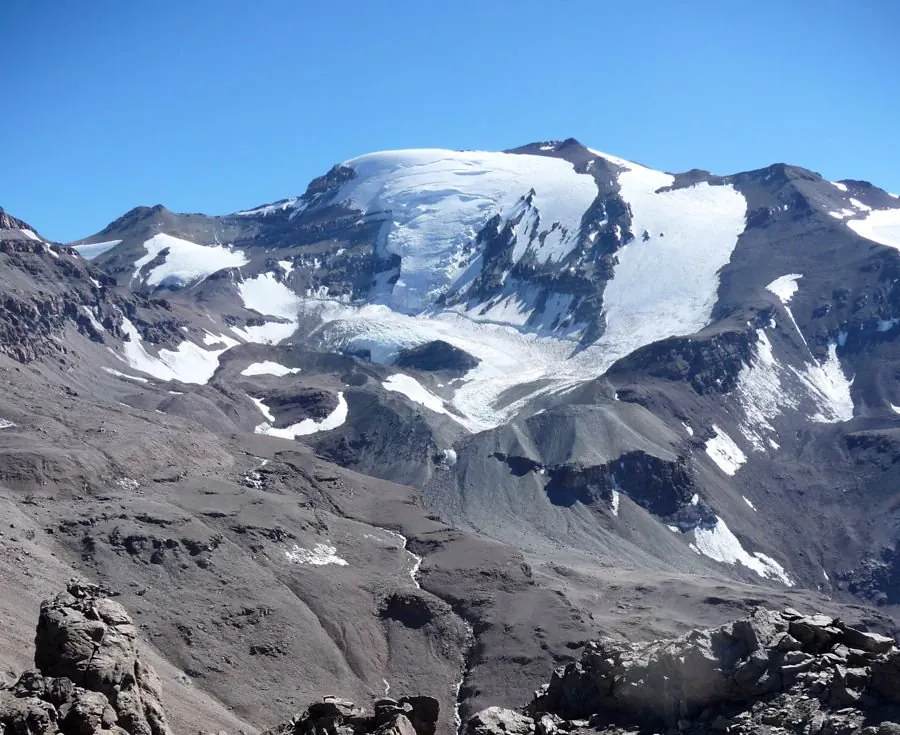 세로 엘 플로모.jpg 의식의 제물로 바쳐진 소년 미라에 대한 새 연구 결과가 나옴