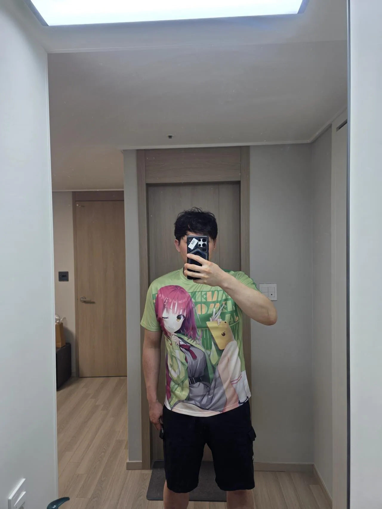 20260827_223239.jpg 일본에서 사온 씹덕옷 입어봤어요.
