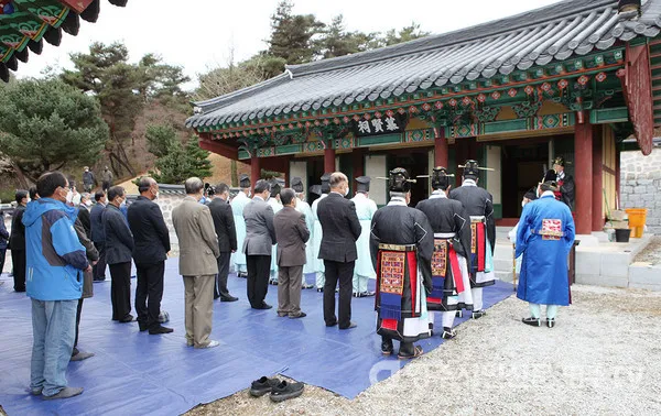정운경을 모신 묘현사에서 매년춘향제가 열린다 [공식] 현재 정도전 때문에 난리난 영주시, 단양군 근황