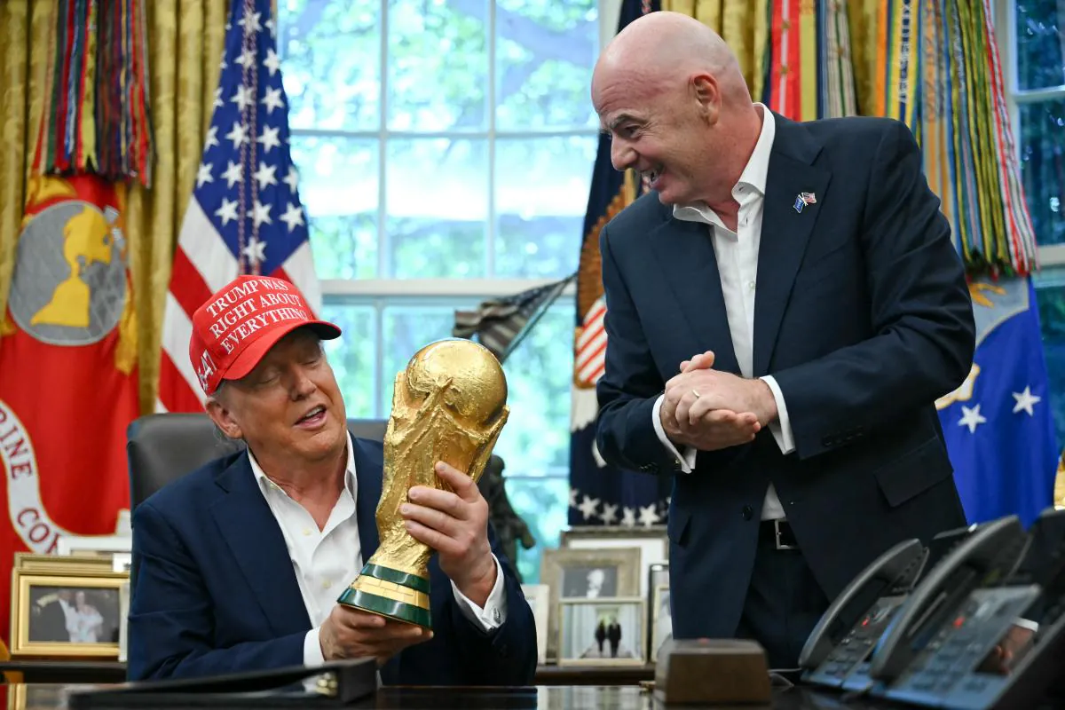 1000019910.jpg [뉴욕포스트] 트럼프 대통령은 월드컵 이후 FIFA 회장인 잔니 인판티노를 유엔 사무총장으로 임명하길 원한다.