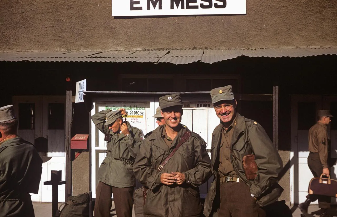 e_enlisted-mess1952_15522984393_o.jpg 희귀사진(KOREA, 1952)