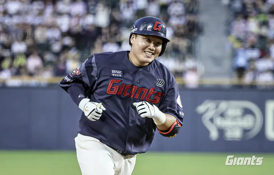 image.png '레이예스 없었으면 어쩔 뻔' 2026시즌 롯데 자이언츠 전반기 포수&외야수 리뷰