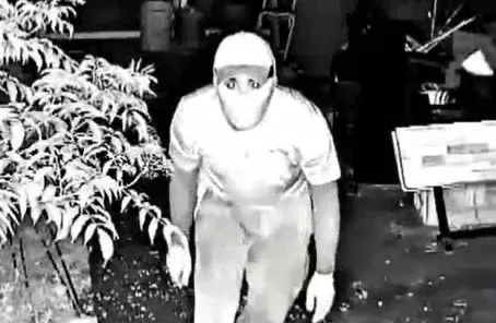 112.webp 현상금 1억 통영 살인사건 용의자 CCTV 사진.jpg