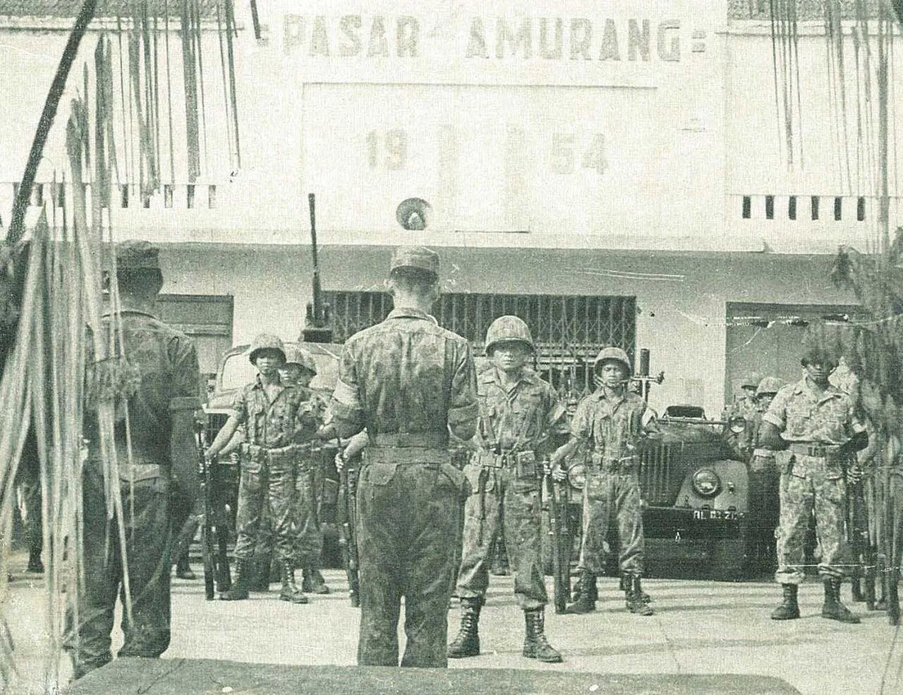 Indonesian_Navy_Commando_Corps_in_Amurang,_Jalesveva_Jayamahe,_p153.jpg 인도네시아 해군이 1960년대 동남아 최강이었던 이유