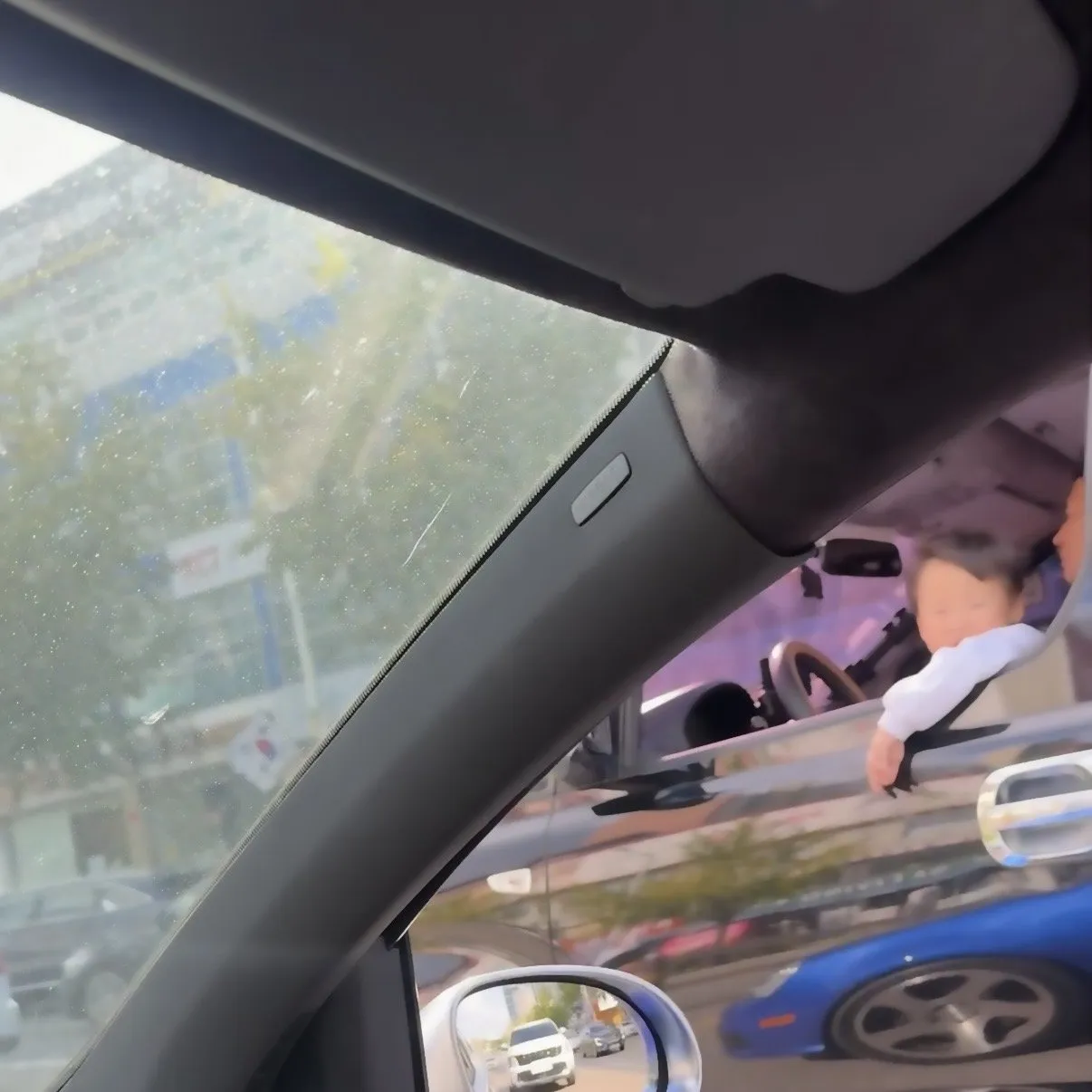 IMG_9032.jpeg 잼민이가 운전 하는거 봄