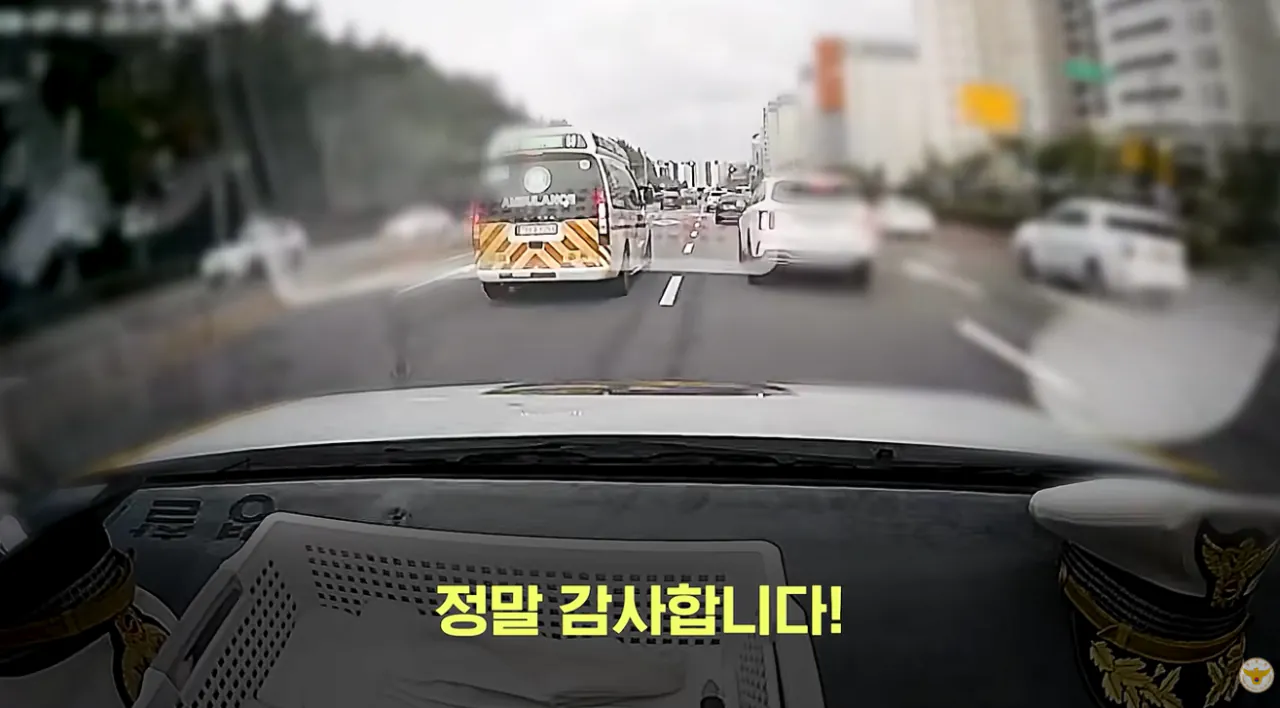 생후 2일 신생아 긴급 에스코트 (22).png 생후 2일된 아기 긴급 에스코트 시민들이 모두함께 살렸다