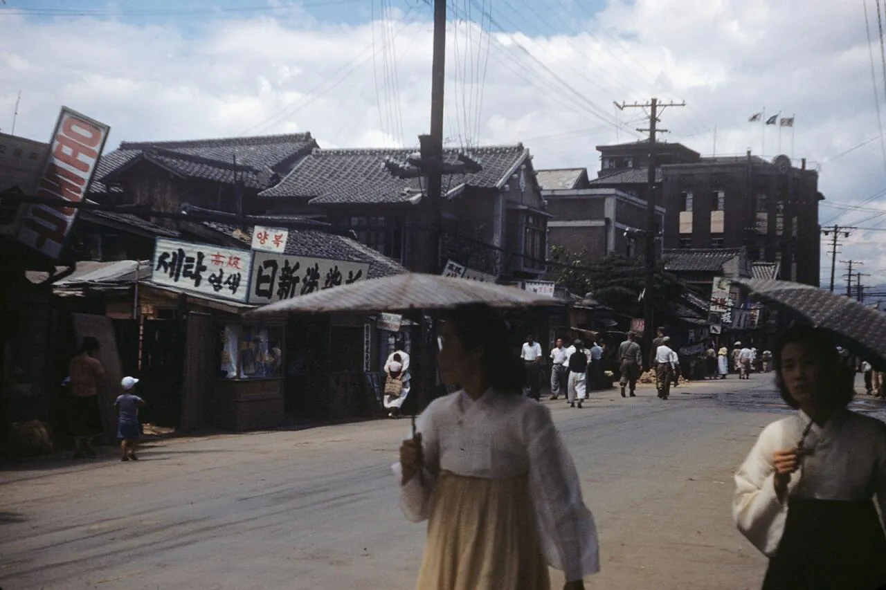 e_korean-city-1952_15431148434_o.jpg 희귀사진(KOREA, 1952)