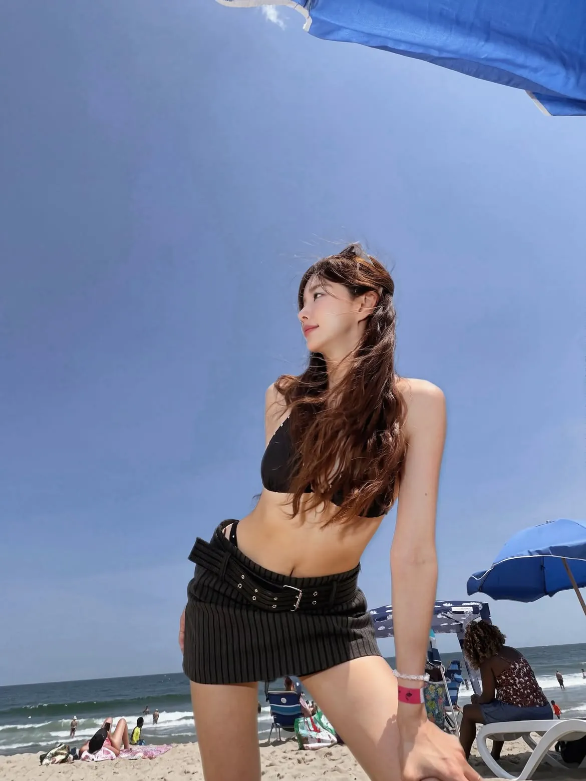 Asbury Park Beach Unmatched vibes 🌊✨파란색 쉐도우 언제발라봐 열심히 화장했다🩵 (3).jpg ㅇㅎ?) 배우 한보름
