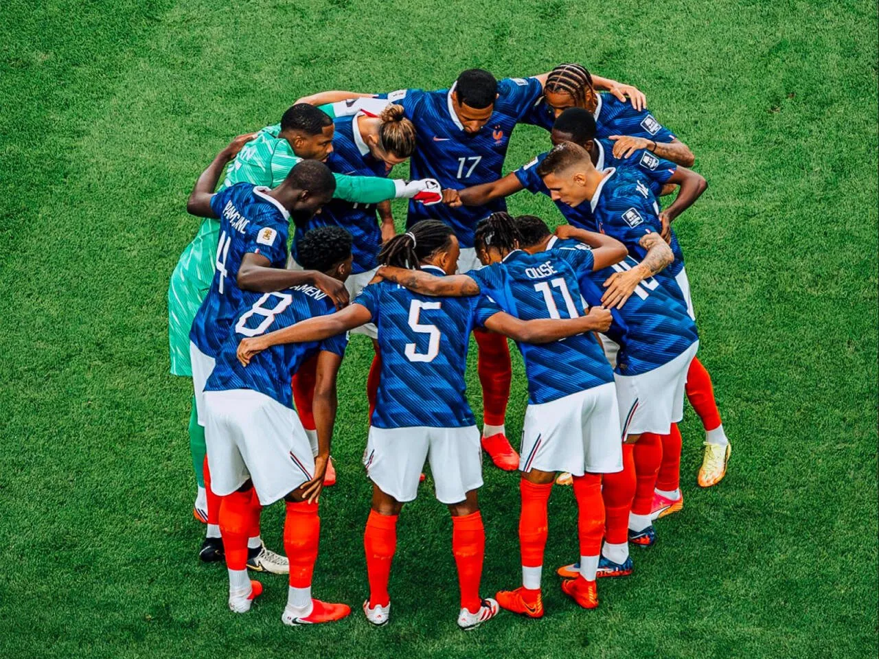 france-praised-by-macron-after-2-0-world-cup-semi-final-loss-to-spain.jpg 프랑스 대표팀의 인종 문제는 굉장히 오래된 이슈임