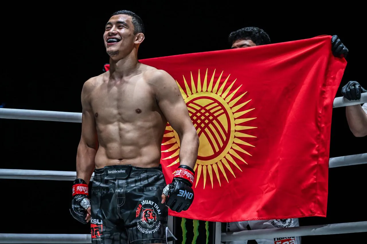 1000129320.jpg 오늘자) UFC 면접 14초컷낸 아시아 최강 ㄷㄷㄷ