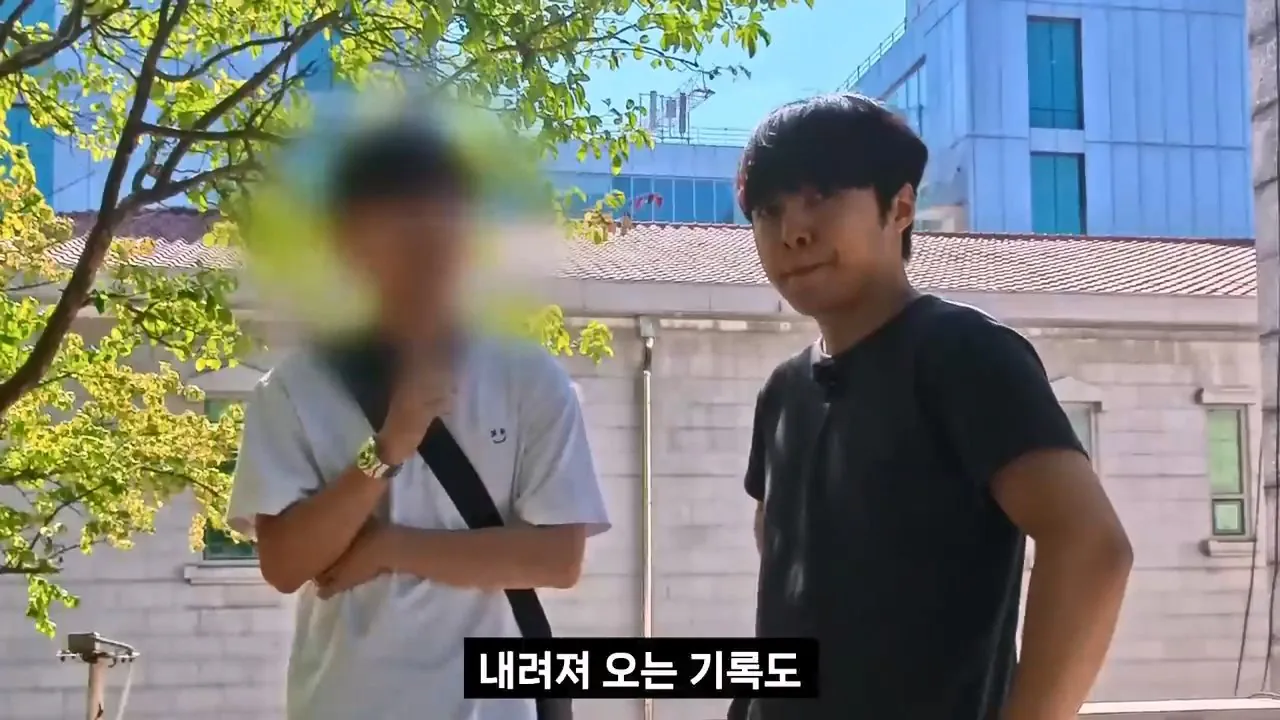 종교는 인간이 만들었다는 서울대생, 목사는 답할 수 있을까.mp4_20261001_152630.392.jpg 서울대생이 목사에게 말하는 종교는 인간이 만든것이라는 이유