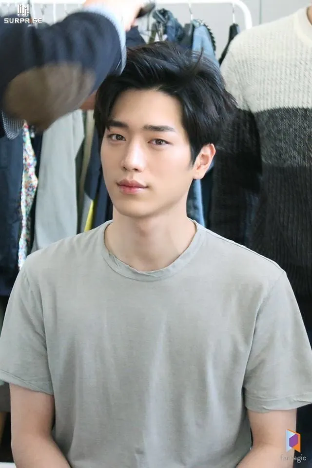 67475.jpg 설현이 눈을 떼지 못했던 남자.jpg