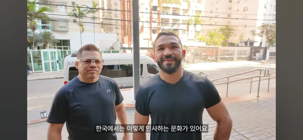 1000081960.jpg UFC 핏불이 최두호에게 고개 숙여 인사한 이유 ㄷㄷㄷ