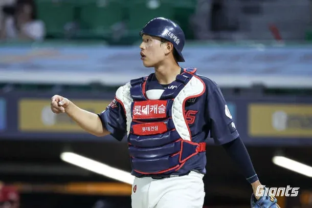 image.png '레이예스 없었으면 어쩔 뻔' 2026시즌 롯데 자이언츠 전반기 포수&외야수 리뷰