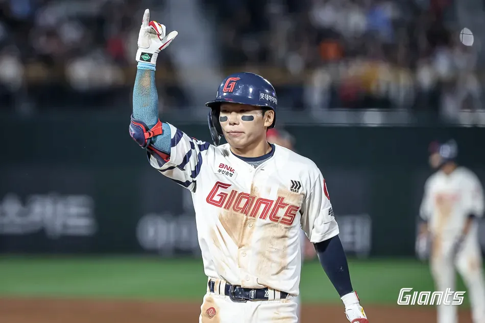 image.png '레이예스 없었으면 어쩔 뻔' 2026시즌 롯데 자이언츠 전반기 포수&외야수 리뷰