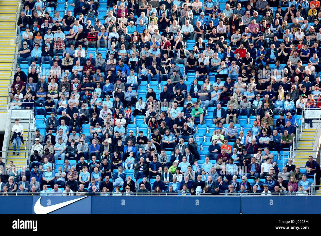 empty-seats-at-the-etihad-stadium-during-the-premier-league-match-J0203M.jpg 레알 마드리드 수익 따라잡았다고 하는 팀의 관중석 ㅋㅋㅋㅋ