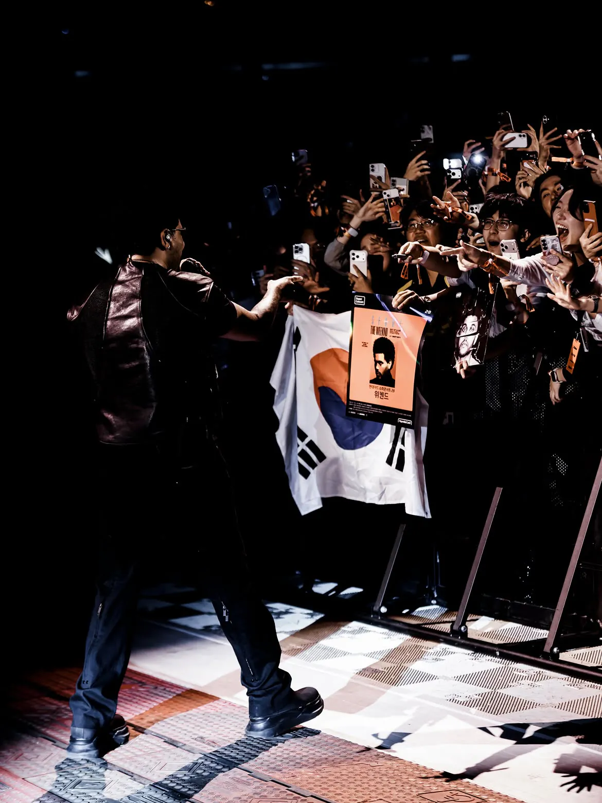 Korea 2-2 @theweeknd.jpg 더 위켄드: 무엇이 그의 공연을 특별하게 만들었나