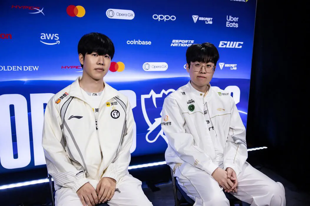 1000042726.jpg 인터뷰 하는 제우스와 더샤이 투샷