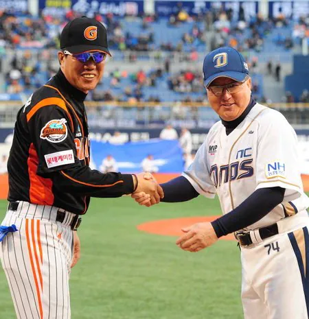 2013년 4월 2일 nc 창단 개막.jpg 처음과 마지막에는, 항상 롯데가 있다??