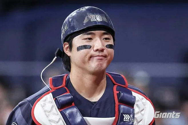 image.png '레이예스 없었으면 어쩔 뻔' 2026시즌 롯데 자이언츠 전반기 포수&외야수 리뷰