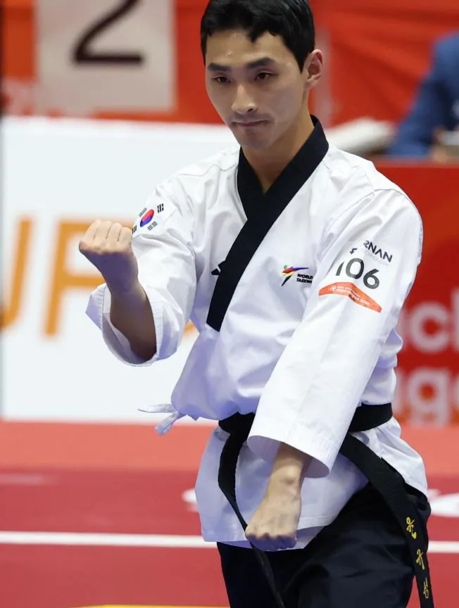 2026-10-01 17;44;40.JPG [아시안게임] 남자 태권도 폼새 윤규성 금메달 ㅅㅅㅅㅅ