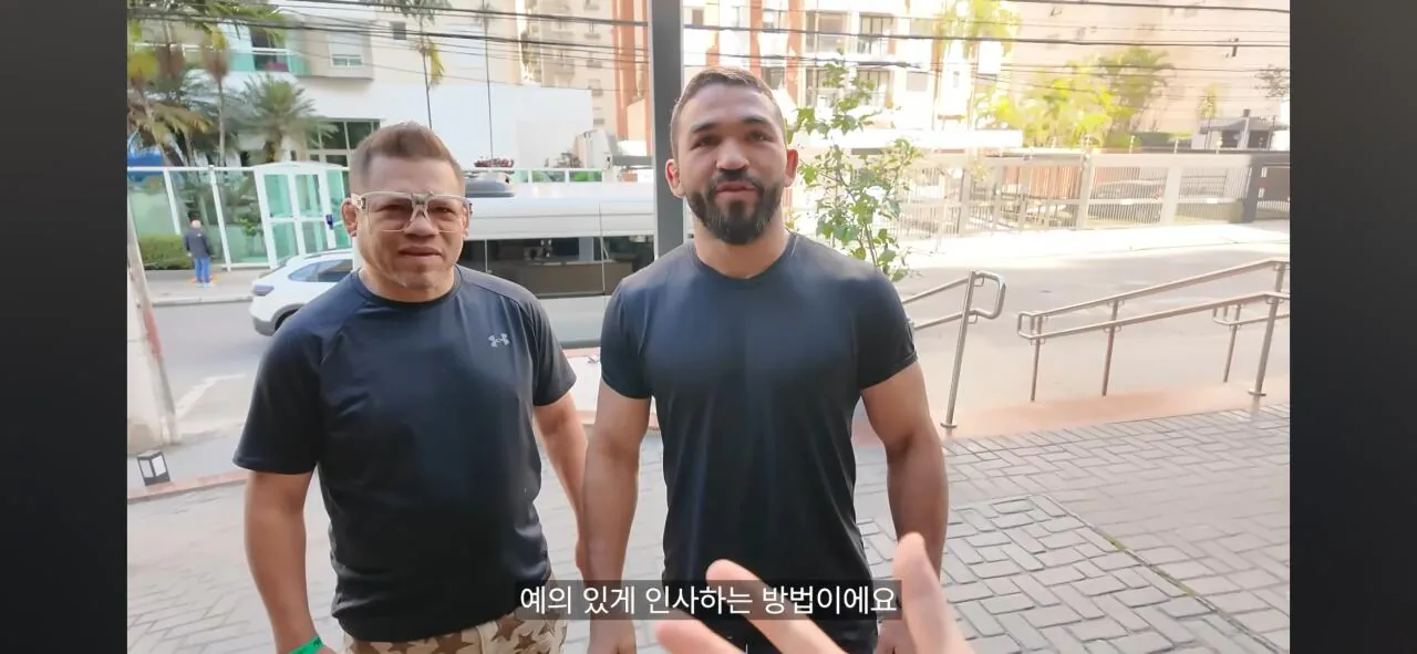 1000081968.jpg UFC 핏불이 최두호에게 고개 숙여 인사한 이유 ㄷㄷㄷ
