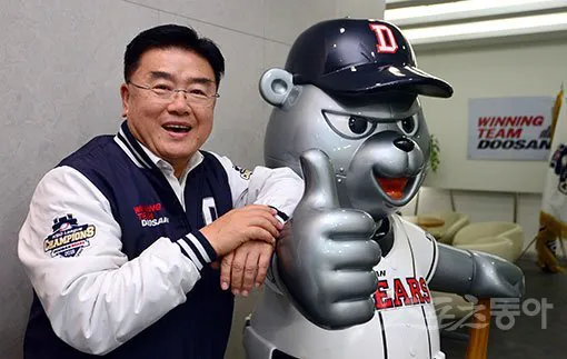 image.png 역대 최초 1000승 단장 김태룡을 떠나보내며