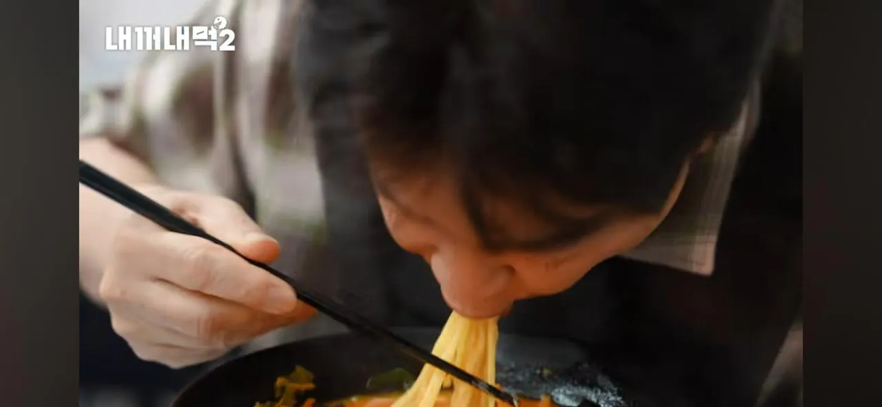 백종원 유튜브 내꺼내먹2 팔도 홍콩반점 부대찌개짬뽕 전격 공개.jpg