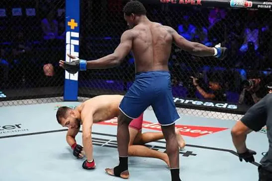 1000149994.jpg UFC에서 제 2의 은가누라고 기대받는 괴물 신인 ㄷㄷㄷㄷ