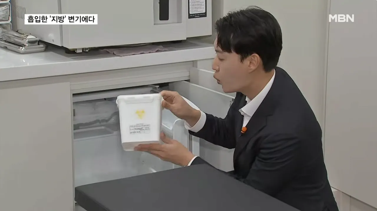 흡입한 지방 변기에 '콸콸'…불법 성형외과 무더기 적발 (11).png 지방흡입으로 빼낸 지방을 하수구 . 변기에 버린 병원들