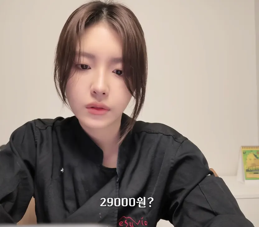 6-콜라겐-충전-YouTube-10-14-2026_09_08_PM (1).png 나폴리 맛피아 매장 직원 미모.jpg