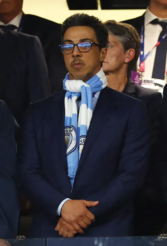 image.png [더선]  노동당 의원들, UAE·맨시티서 항공편·축구 티켓 등 약 £300k 상당 ‘공짜 혜택’ 받아 논란