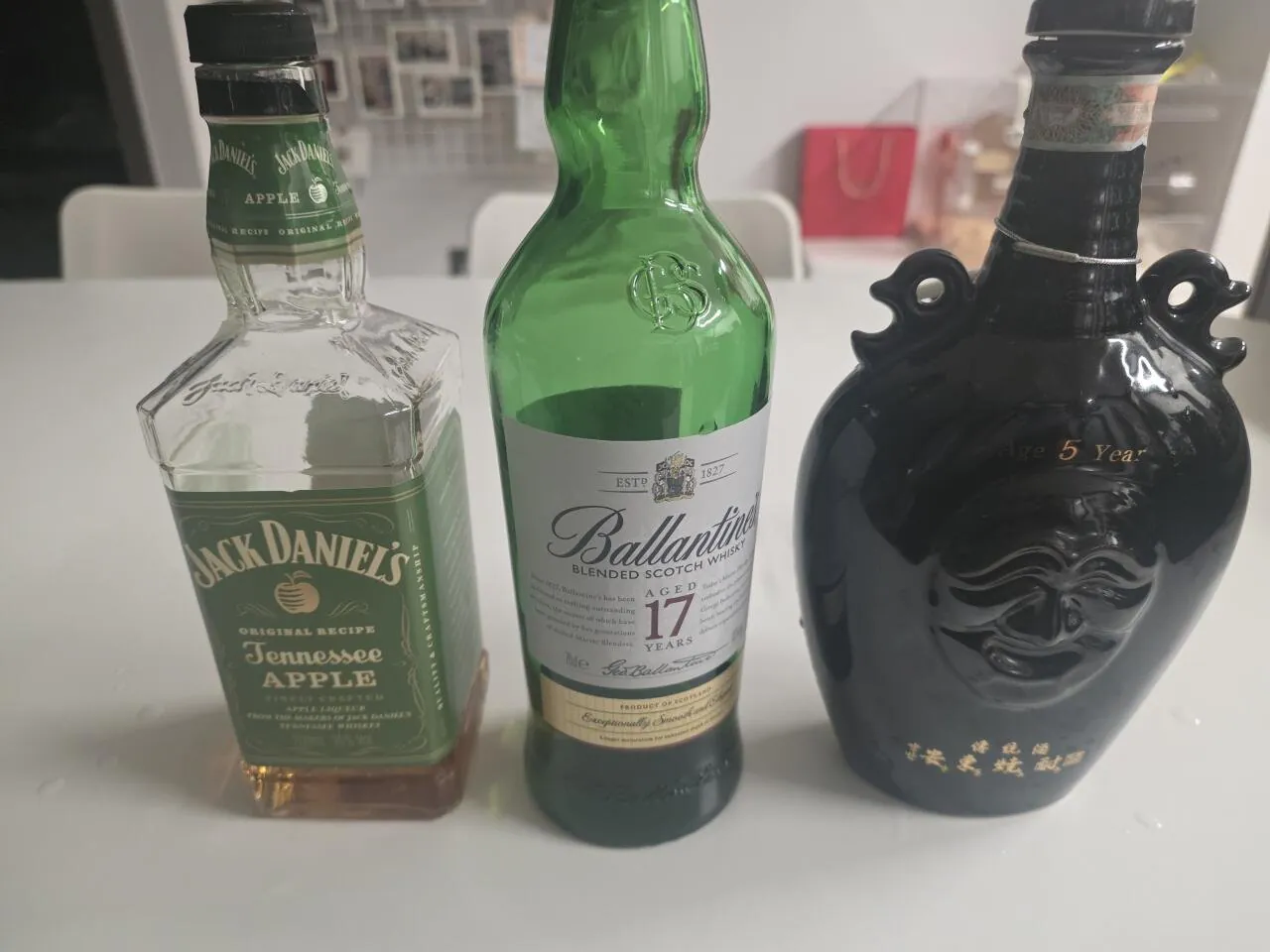 12266.jpg 친한 동생이 집에 놀러와서 오래간만에 중식 했어요