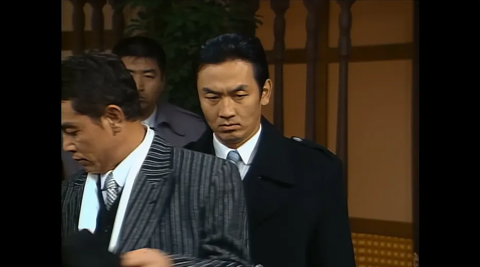22.png <야인시대> 공산당을 욕하자 기분이 불쾌해진 정진영