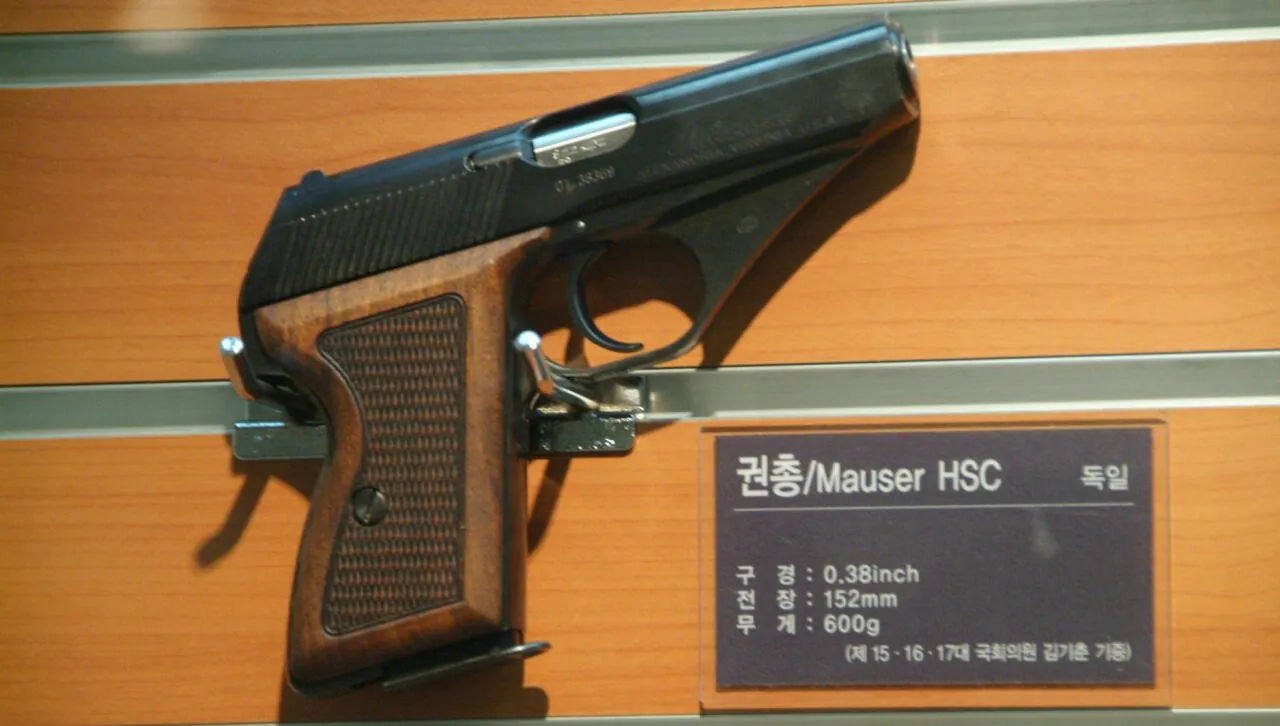 (4).jpg (스압) 대한민국 경찰박물관에서 전시된 압수한 불법무기들 사진