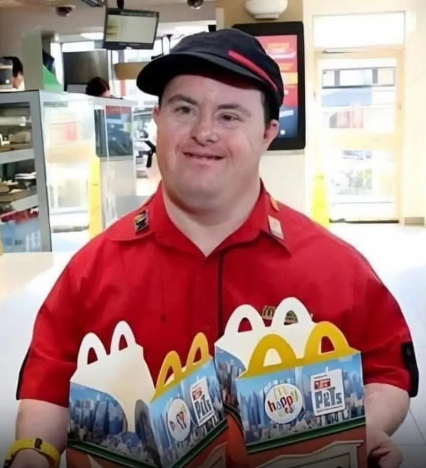 image.png 32년 근무하고 은퇴한 맥도날드 알바