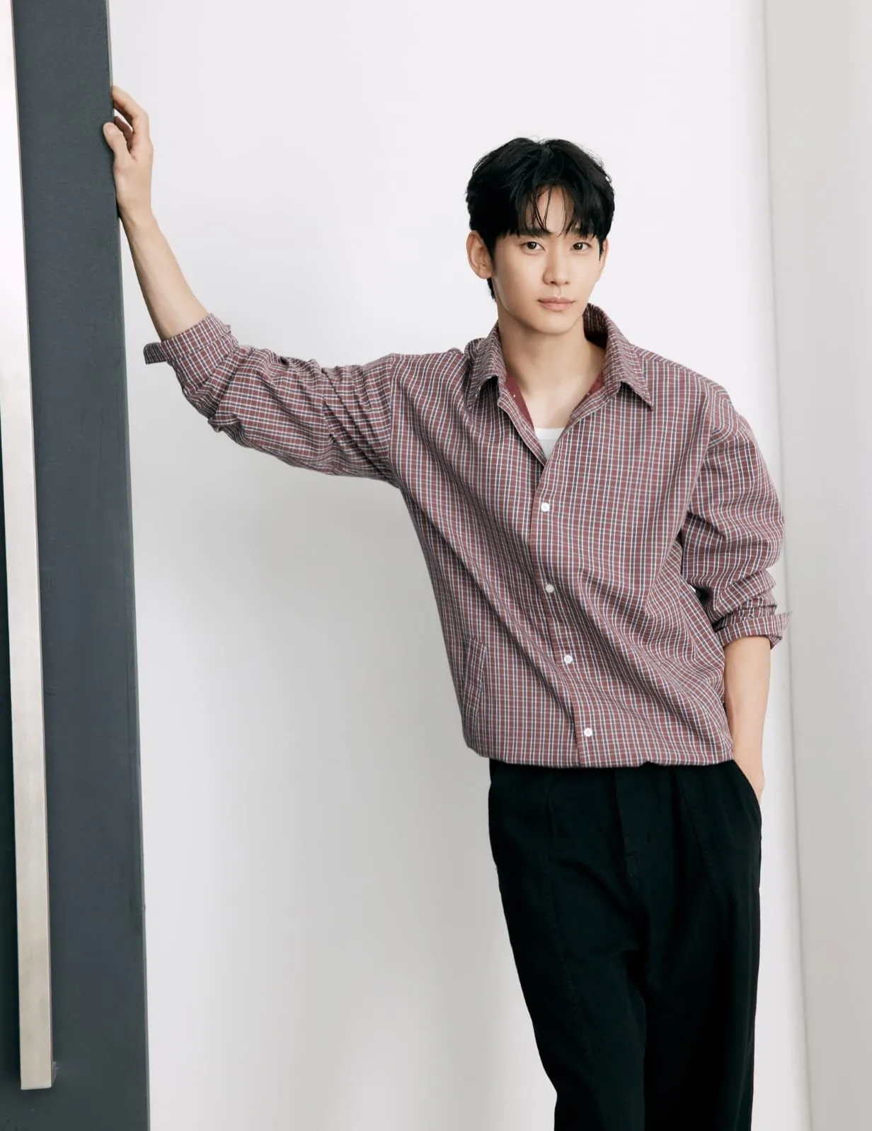 B3746E7D-75B7-4AED-8DE6-E3BDC2209FA2.jpeg 벤치 광고주가 김수현 얼마나 사랑한건지 감도 안오네