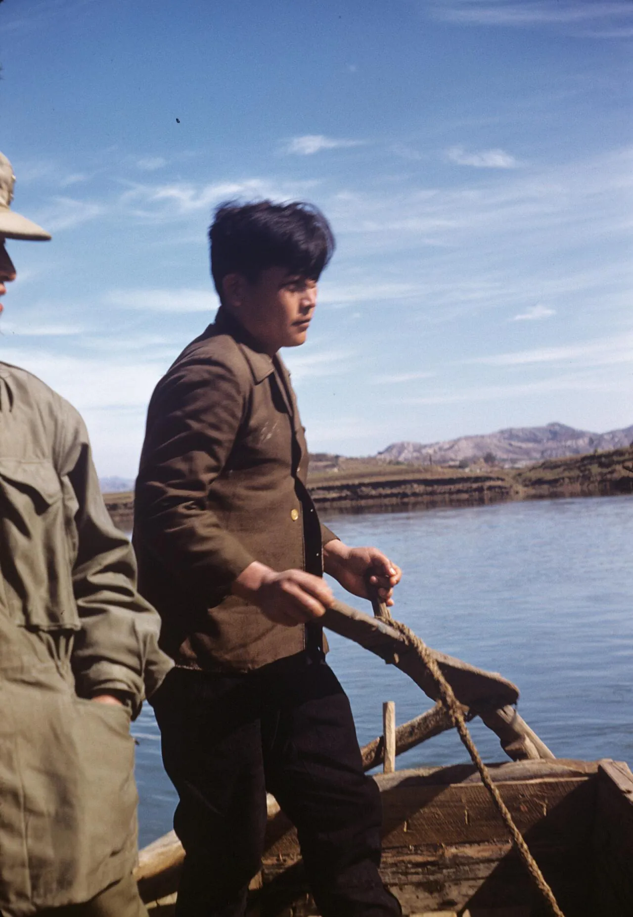 e_korean-boatman-baekma-river-1952_15522837523_o.jpg 희귀사진(KOREA, 1952)