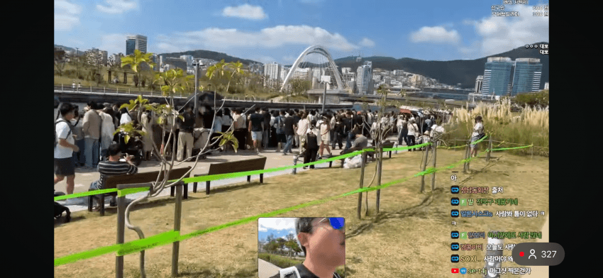 1000072231.png 오늘자 부산 북항 상어 이디야 카페 근황
