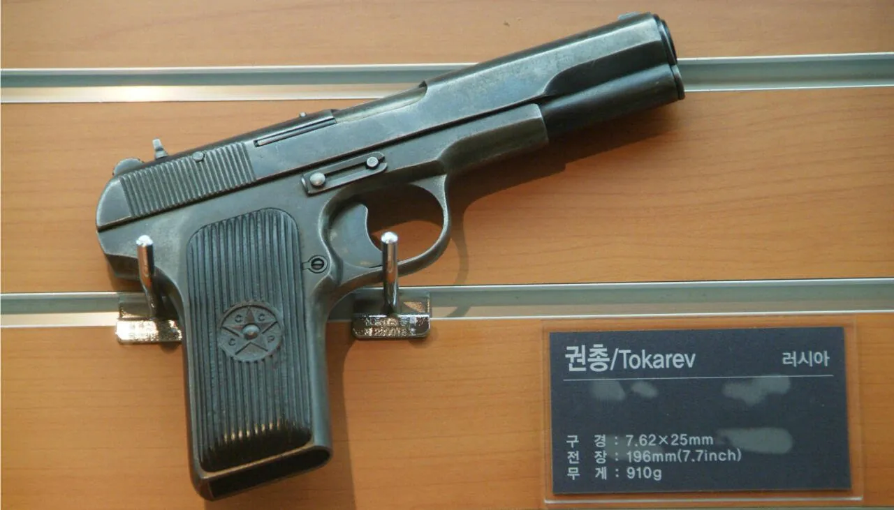 (2).jpg (스압) 대한민국 경찰박물관에서 전시된 압수한 불법무기들 사진