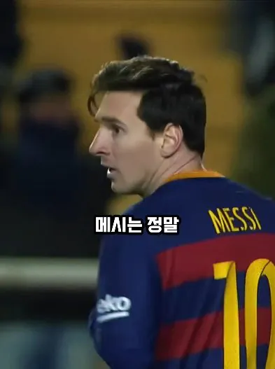 1791332383563.jpg 오코차 "메시 vs 호날두? 무조건 메시다" ㄷㄷㄷㄷ.jpg