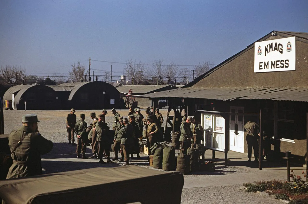 e_kmag-em-mess1952_15955409330_o.jpg 희귀사진(KOREA, 1952)
