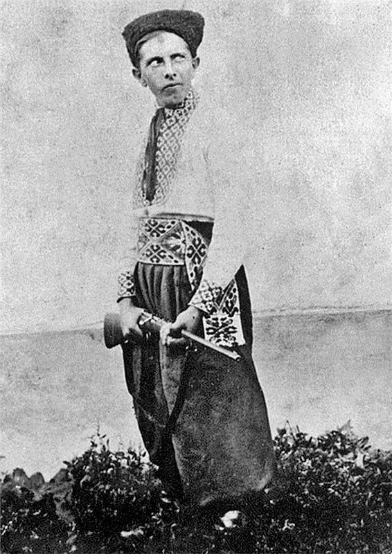 Stepan_Bandera_in_cossack_uniform.jpg 스테판 반데라라는 괴물은 어떻게 탄생했을까? (1)