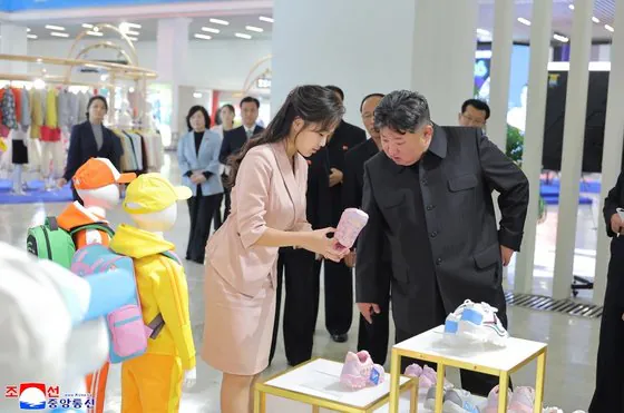 김정은 김주애 바로 어제 근황.jpg