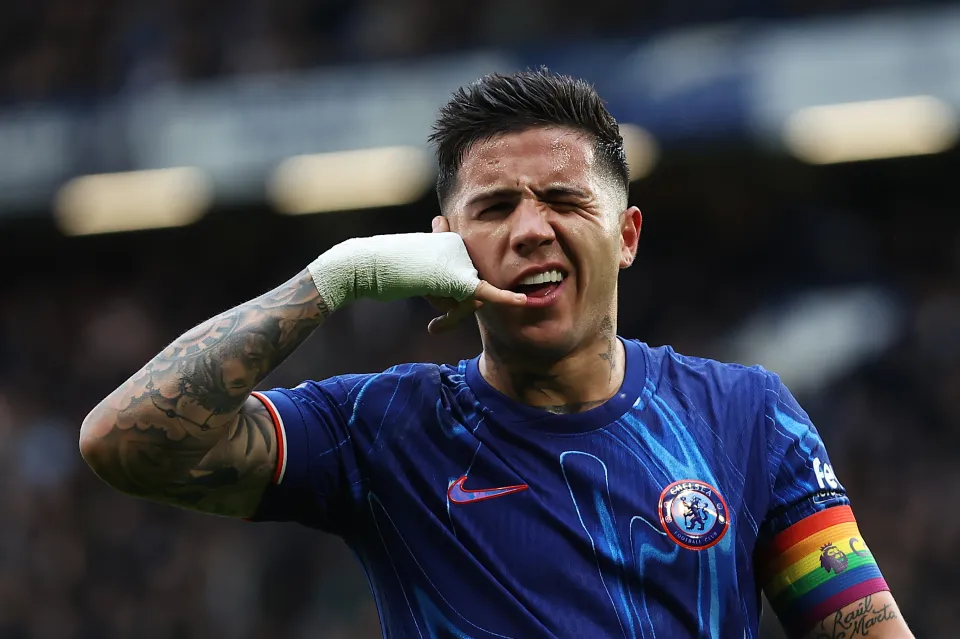 enzo-fernandez-chelsea-celebrates-scoring-953643839_6119c9.webp [짭탭 다큐] 엔조 페르난데스 이적 사가 1화